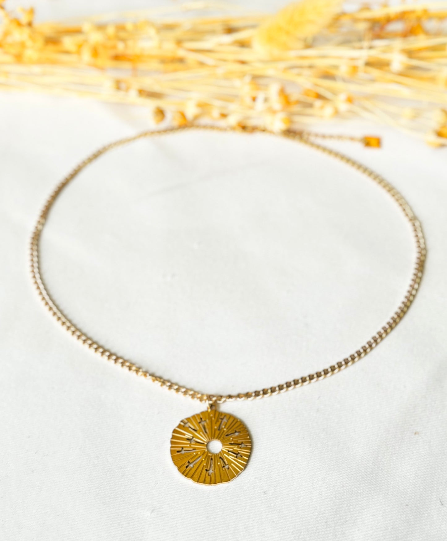 collier Esra